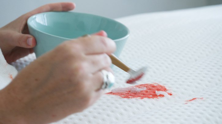 how to get blood stain out of mattress